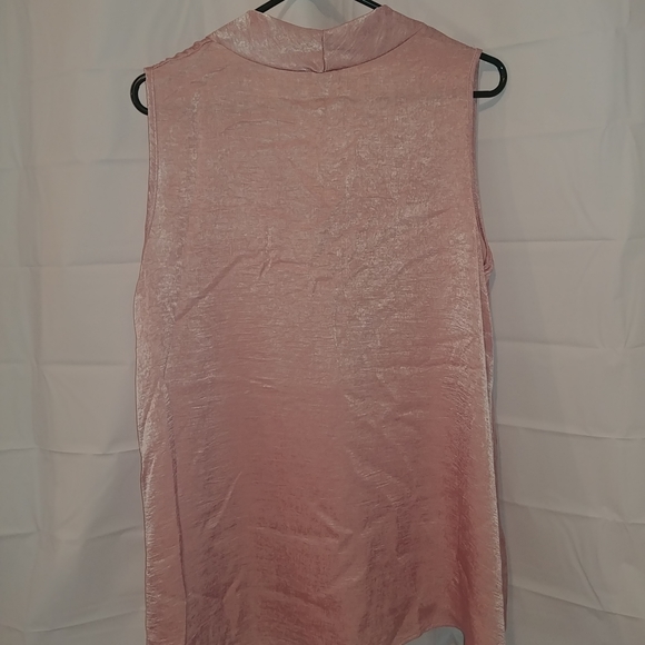 LOLO sleeveless shirt - Picture 3 of 3